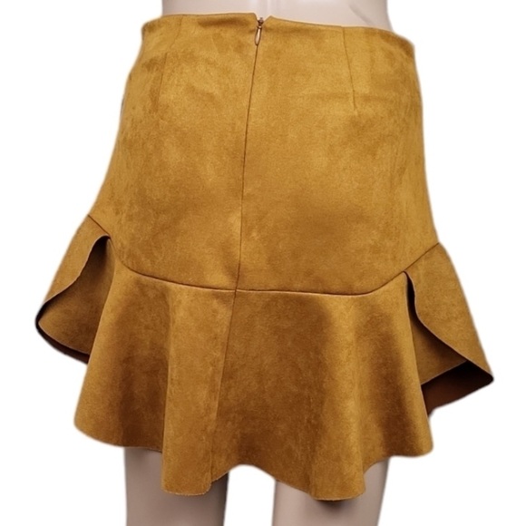 Design Lab Lord & Taylor Tan Faux Suede Skirt small pumpkin flowy high waisted - Picture 3 of 3